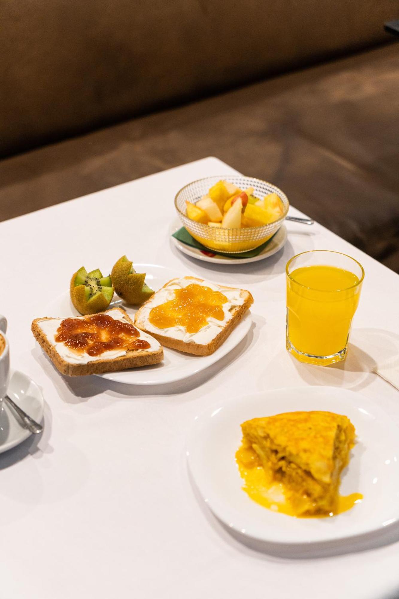 Neomagna Madrid Hotell Eksteriør bilde